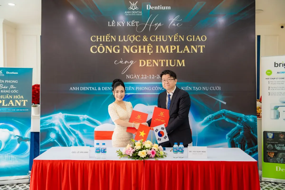 ký kết hợp tác chiến lược và chuyển giao công nghệ implant