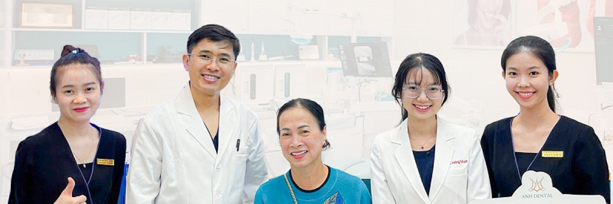 Video khách hàng trồng răng Implant