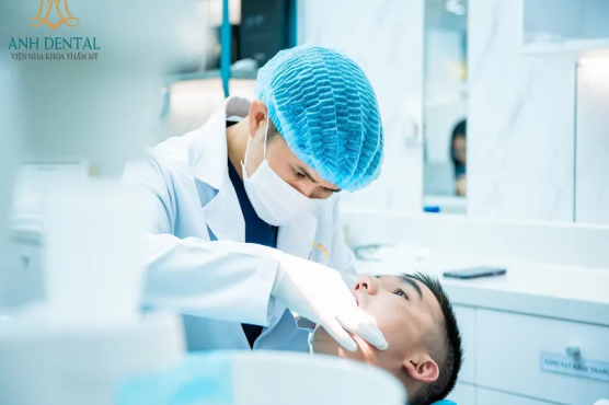 Trồng răng sứ 2 hàm giá bao nhiêu? Ưu và nhược điểm