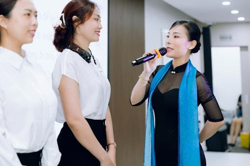 CEO Lê Vân Anh - Nha khoa Anh Dental