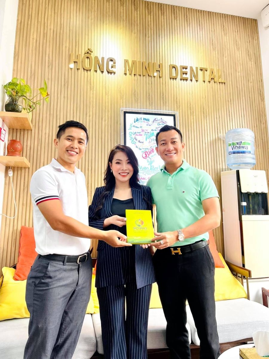 Lãnh đạo của Nha khoa Anh Dental