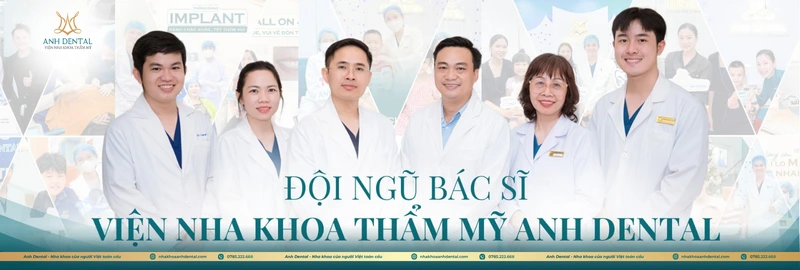 đội ngũ y bác sĩ Anh Dental ghép xương tự thân