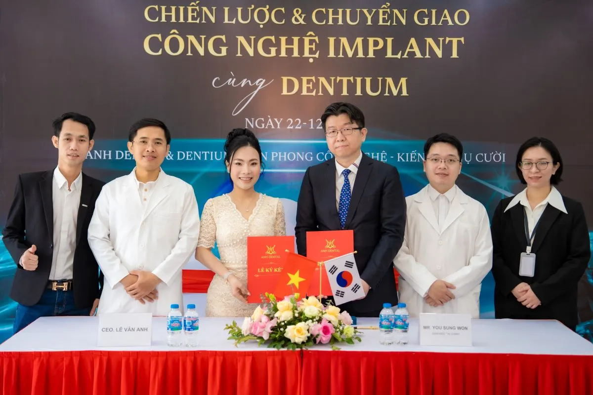 ký kết hợp tác chiến lược và chuyển giao công nghệ implant